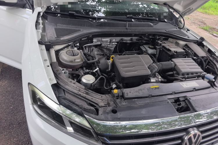 Used Volkswagen Lavida 2019 1.5L Automatic Comfort Edition China VI Standard Engine Bay Right
