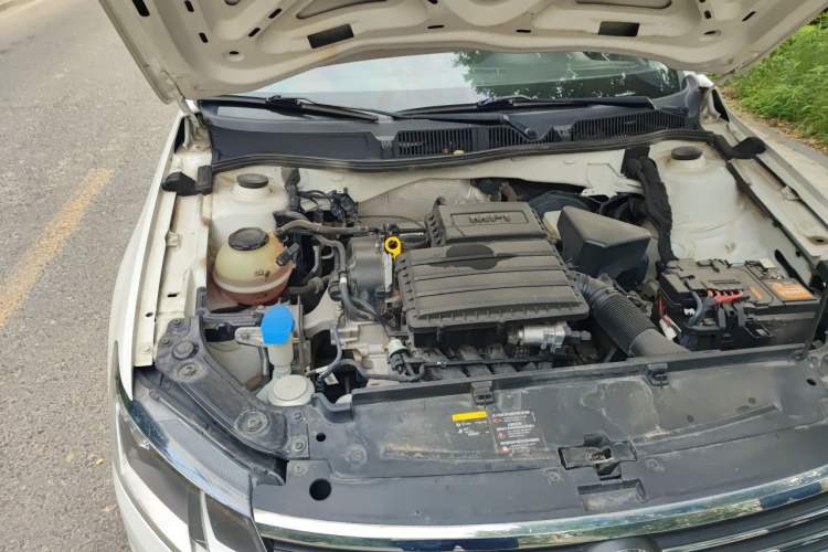 Used Volkswagen Lavida 2019 Lavida Start 1.5L Automatic Trendy Version China VI Standard Engine Bay Right