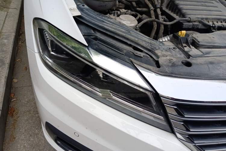 Used Volkswagen Lavida 2019 280TSI DSG Luxury Edition China VI Standard Engine Bay Right
