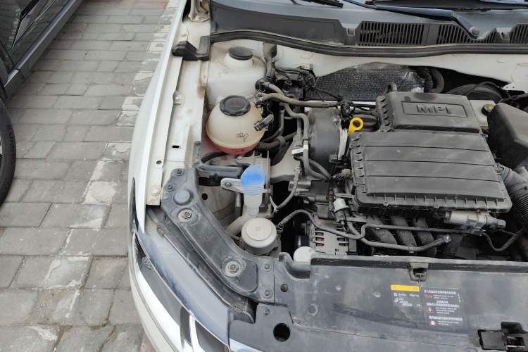 Used Volkswagen Lavida 2019 Lavida Start 1.5L Manual Fashion Edition China VI Standard Engine Bay Right