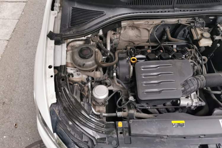 Used Volkswagen Lavida 2019 1.5L Automatic Fashion Edition China VI Engine Bay Right