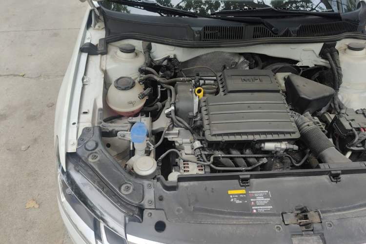 Used Volkswagen Lavida 2019 Lavida Start 1.5L Automatic Trendy Version China VI Standard Engine Bay Right