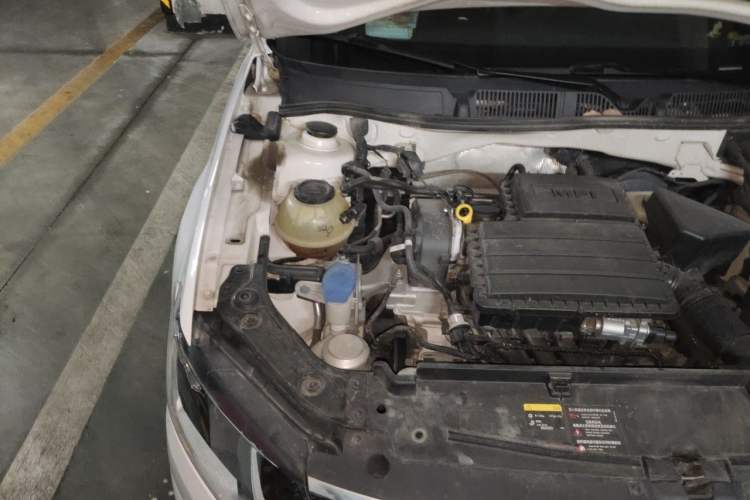 Used Volkswagen Lavida 2019 Lavida Start 1.5L Automatic Trendy Version China VI Standard Engine Bay Right