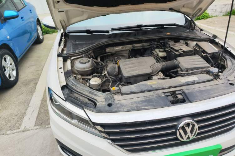 Used Volkswagen Lavida 2019 1.5L Automatic Vision Edition China VI Standard Engine Bay Right