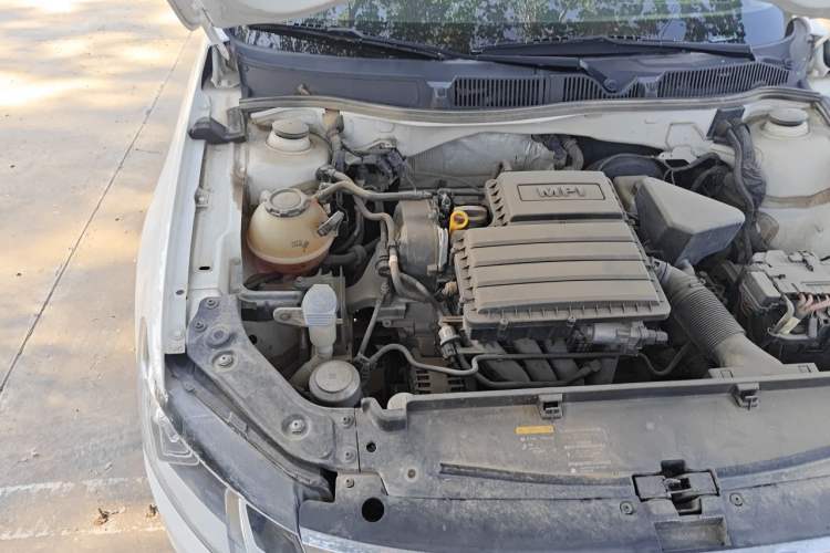 Used Volkswagen Lavida 2019 Lavida Start 1.5L Automatic Comfort Edition China VI Standard Engine Bay Right