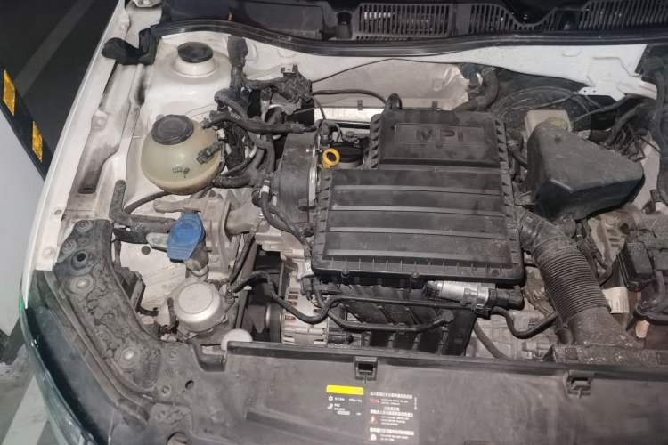 Used Volkswagen Lavida 2019 Lavida Start 1.5L Automatic Trendy Version China VI Standard Engine Bay Right