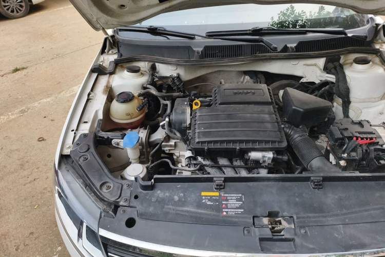 Used Volkswagen Lavida 2019 Lavida Start 1.5L Manual Fashion Edition China VI Standard Engine Bay Right