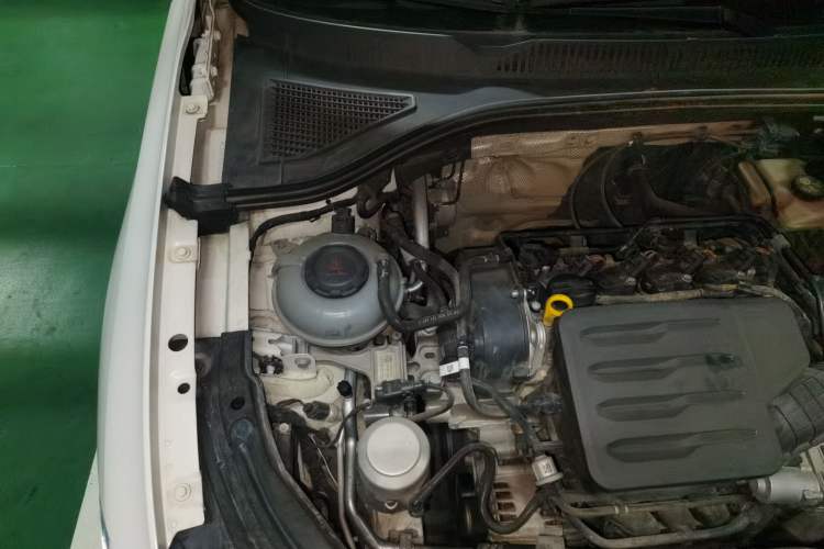 Used Volkswagen Lavida 2019 1.5L Automatic Comfort Edition China VI Standard Engine Bay Right