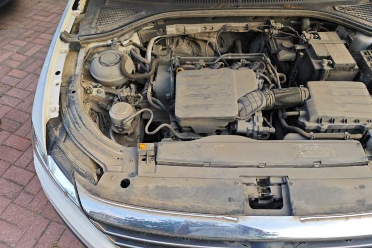 Used Volkswagen Lavida 2019 1.5L Automatic Comfort Edition China VI Standard Engine Bay Right