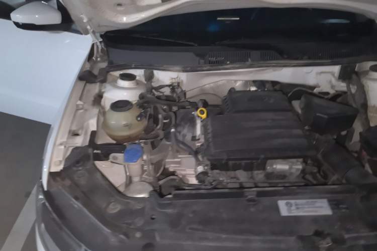Used Volkswagen Lavida 2019 Lavida Start 1.5L Manual Fashion Edition China VI Standard Engine Bay Right