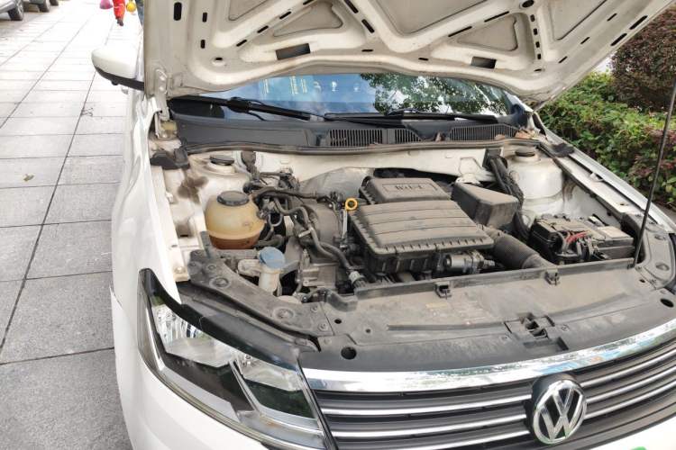 Used Volkswagen Lavida 2019 Lavida Start 1.5L Automatic Trendy Version China VI Standard Engine Bay Right