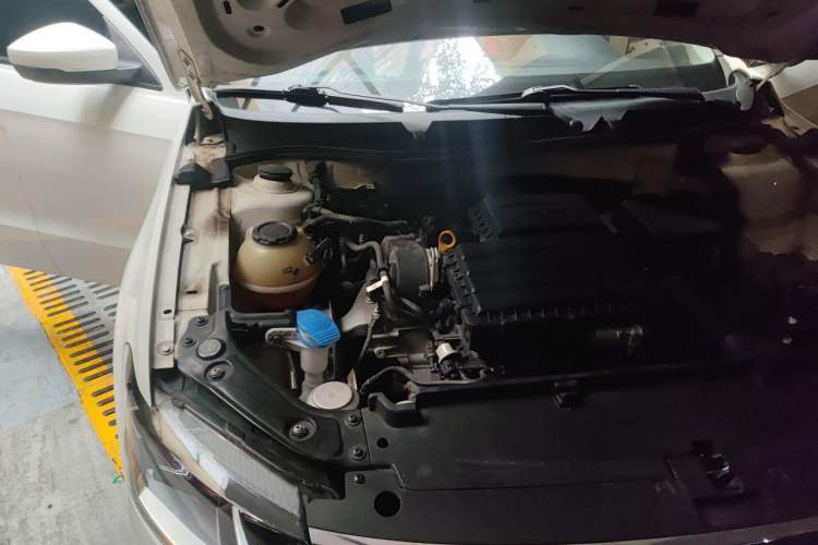 Used Volkswagen Lavida 2019 Lavida Start 1.5L Automatic Trendy Version China VI Standard Engine Bay Right