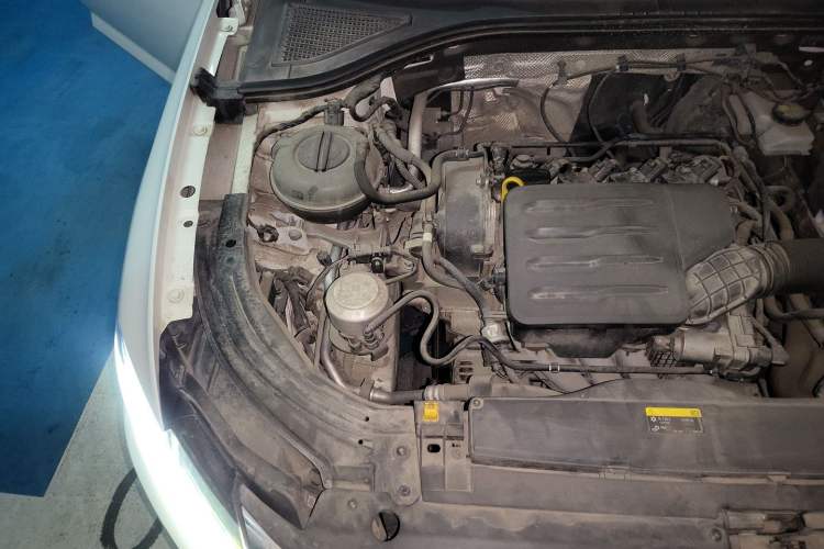 Used Volkswagen Lavida 2019 1.5L Manual Comfort Edition China VI Standard Engine Bay Right