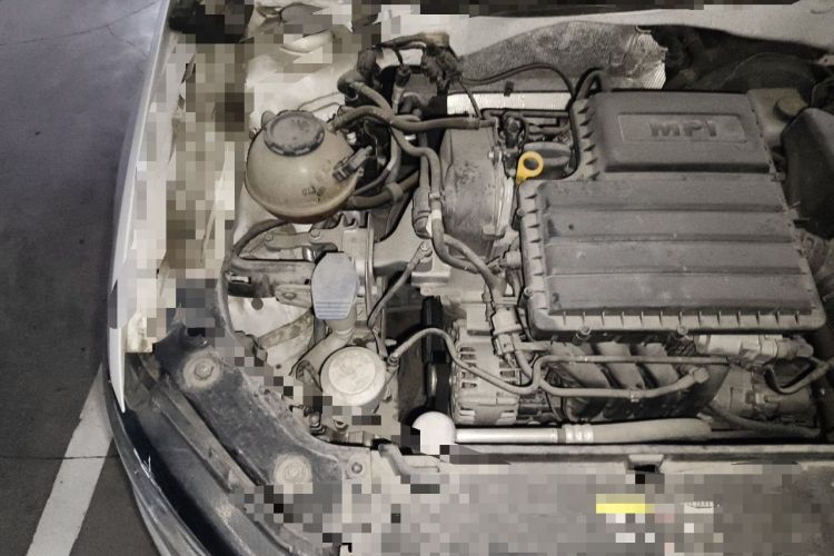 Used Volkswagen Lavida 2019 Lavida Start 1.5L Manual Fashion Edition China VI Standard Engine Bay Right