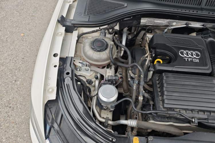 Used Volkswagen Lavida 2019 280TSI DSG Luxury Edition China VI Standard Engine Bay Right