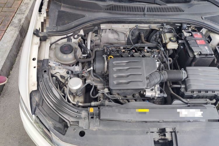 Used Volkswagen Lavida 2019 1.5L Automatic Comfort Edition China VI Standard Engine Bay Right