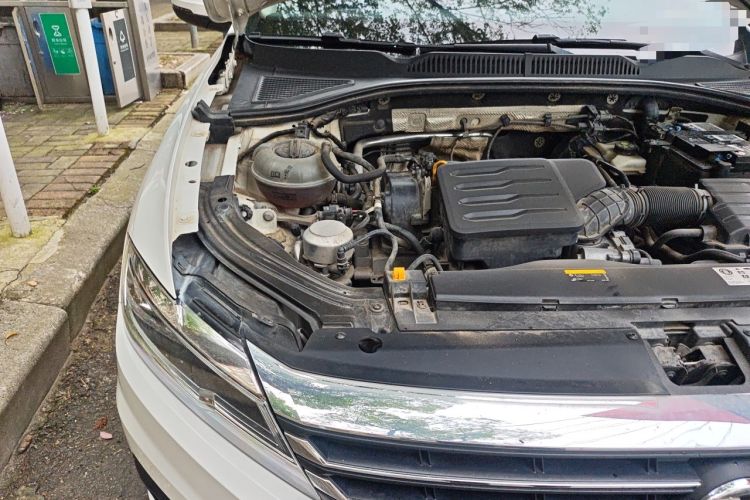 Used Volkswagen Lavida 2019 1.5L Automatic Comfort Edition China VI Standard Engine Bay Right