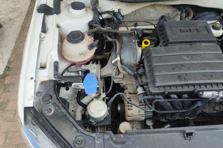 Used Volkswagen Lavida 2019 Lavida Start 1.5L Automatic Trendy Version China VI Standard Engine Bay Right