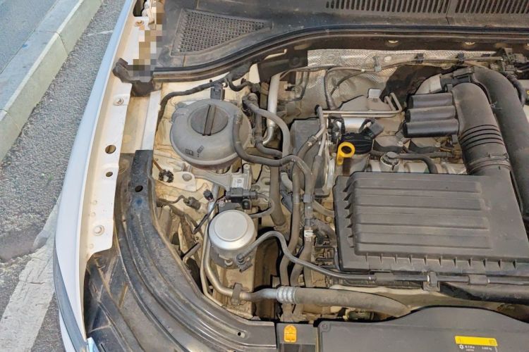 Used Volkswagen Lavida 2019 280TSI DSG Comfort Edition China VI standard Engine Bay Right