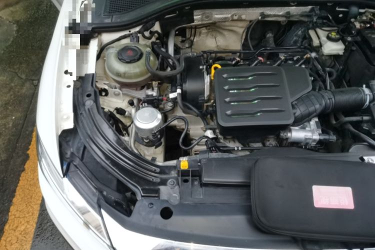 Used Volkswagen Lavida 2019 1.5L Automatic Comfort Edition China VI Standard Engine Bay Right
