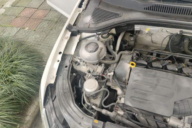 Used Volkswagen Lavida 2019 1.5L Automatic Comfort Edition China VI Standard Engine Bay Right