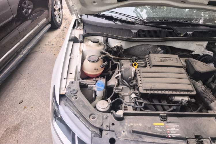 Used Volkswagen Lavida 2019 Lavida Start 1.5L Automatic Trendy Version China VI Standard Engine Bay Right