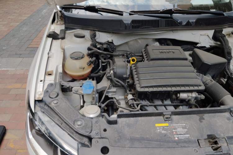 Used Volkswagen Lavida 2019 Lavida Start 1.5L Automatic Comfort Edition China VI Standard Engine Bay Right