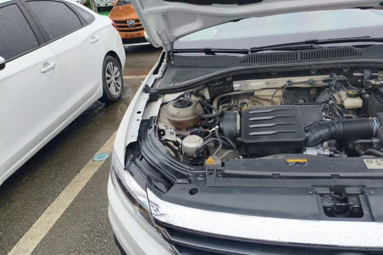 Used Volkswagen Lavida 2019 1.5L Automatic Comfort Edition China VI Standard Engine Bay Right