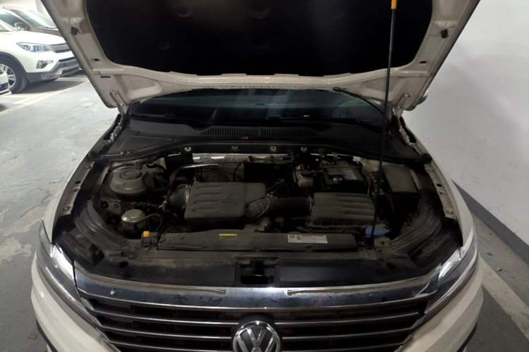 Used Volkswagen Lavida 2019 1.5L Automatic Fashion Edition China VI Engine Bay