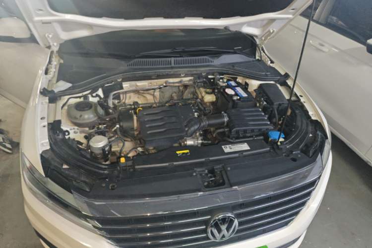 Used Volkswagen Lavida 2019 1.5L Automatic Fashion Edition China VI Engine Bay