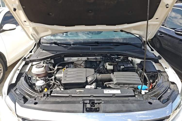 Used Volkswagen Lavida 2019 1.5L Automatic Comfort Edition China VI Standard Engine Bay