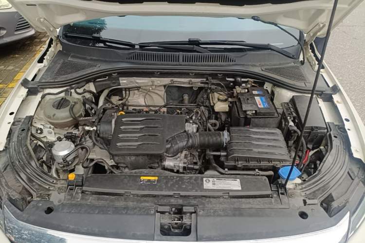 Used Volkswagen Lavida 2019 1.5L Automatic Comfort Edition China VI Standard Engine Bay