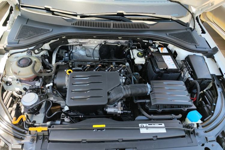Used Volkswagen Lavida 2019 1.5L Automatic Fashion Edition China VI Engine Bay