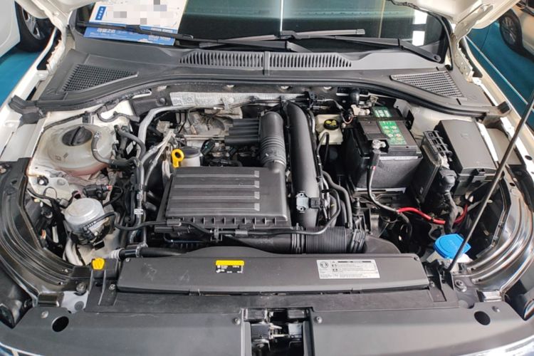 Used Volkswagen Lavida 2019 Hatchback 200TSI DSG Comfort Edition China VI Engine Bay