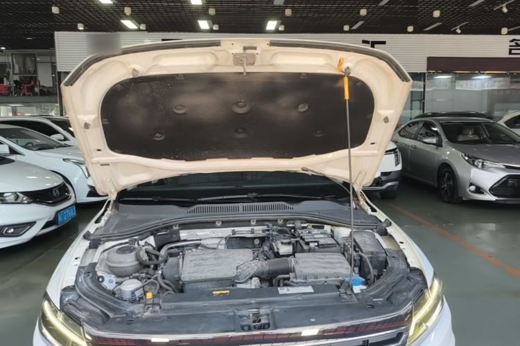 Used Volkswagen Lavida 2019 1.5L Automatic Comfort Edition China VI Standard Engine Bay