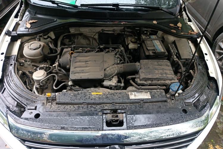 Used Volkswagen Lavida 2019 1.5L Automatic Comfort Edition China VI Standard Engine Bay