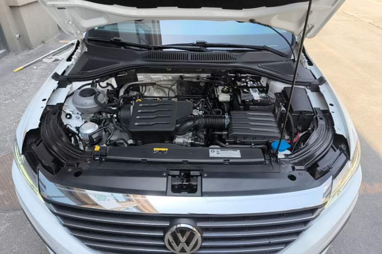 Used Volkswagen Lavida 2019 1.5L Automatic Comfort Edition China VI Standard Engine Bay