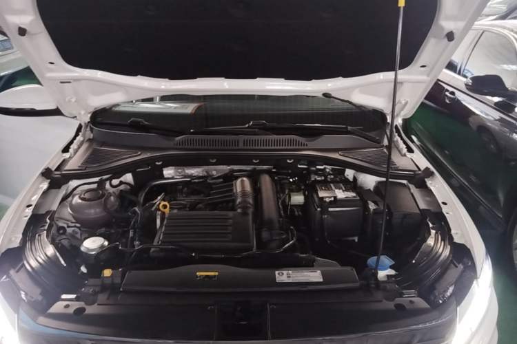 Used Volkswagen Lavida 2019 280TSI DSG Comfort Edition China VI standard Engine Bay