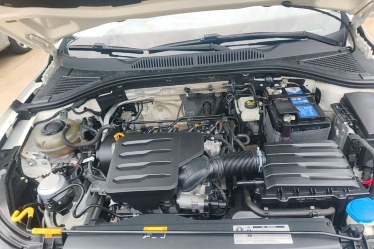 Used Volkswagen Lavida 2019 1.5L Automatic Comfort Edition China VI Standard Engine Bay