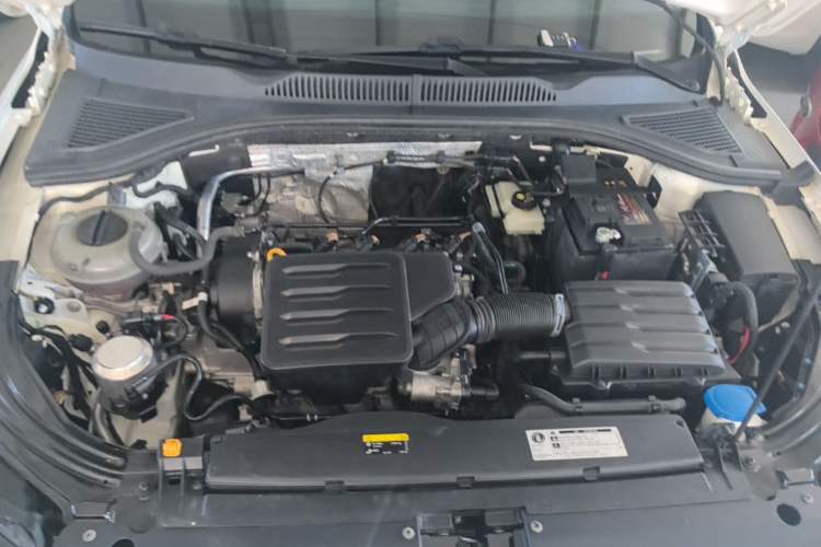 Used Volkswagen Lavida 2019 1.5L Automatic Comfort Edition China VI Standard Engine Bay