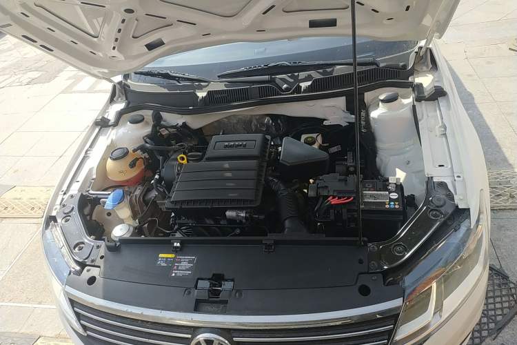 Used Volkswagen Lavida 2019 Lavida Start 1.5L Automatic Trendy Version China VI Standard Engine Bay