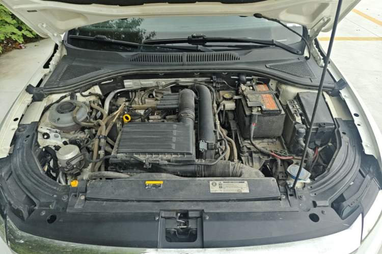 Used Volkswagen Lavida 2019 280TSI DSG Comfort Edition China VI standard Engine Bay