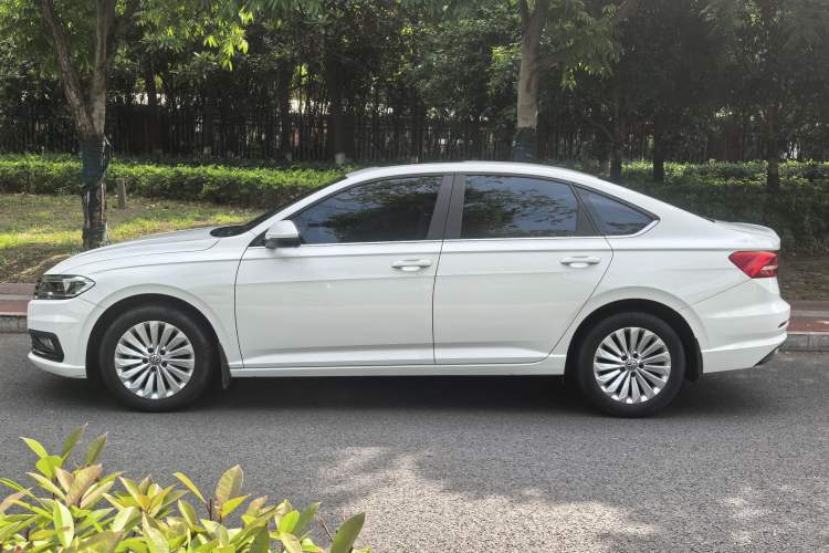 Used Volkswagen Lavida 2019 1.5L Automatic Comfort Edition China VI Standard Exterior 1