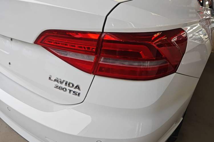 Used Volkswagen Lavida 2019 280TSI DSG Comfort Edition China VI standard Exterior 1