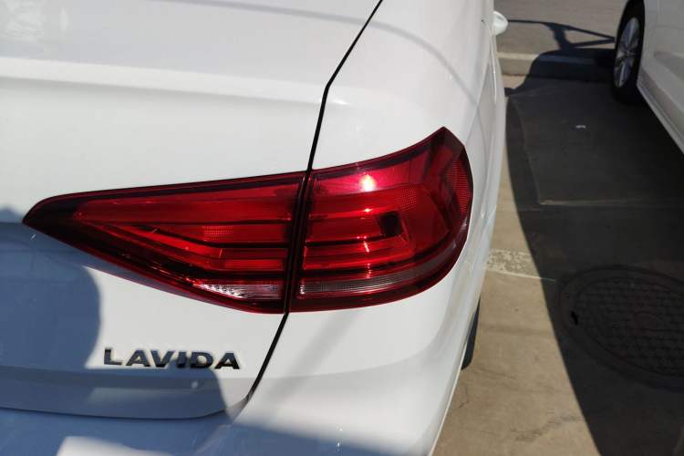 Used Volkswagen Lavida 2019 Lavida Start 1.5L Automatic Trendy Version China VI Standard Exterior 3