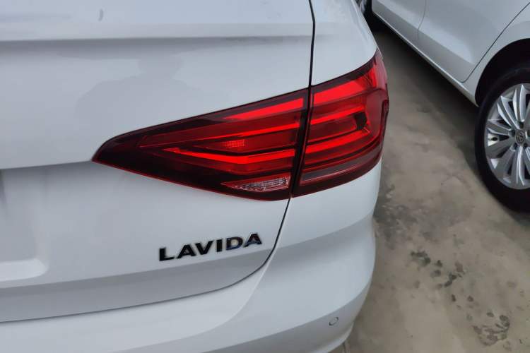 Used Volkswagen Lavida 2019 Lavida Start 1.5L Automatic Trendy Version China VI Standard Exterior 3