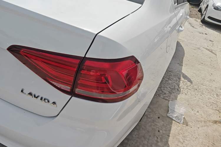 Used Volkswagen Lavida 2019 Lavida Start 1.5L Automatic Trendy Version China VI Standard Exterior 3