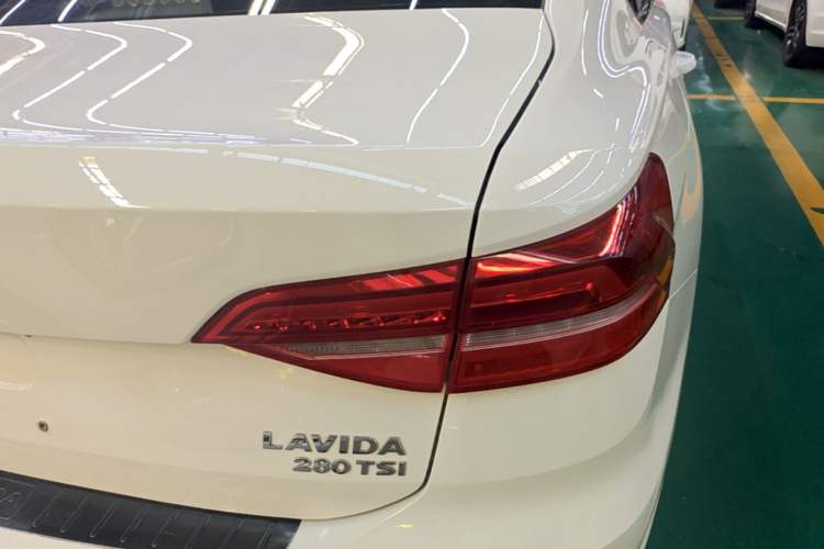 Used Volkswagen Lavida 2019 280TSI DSG Comfort Edition China VI standard Exterior 3