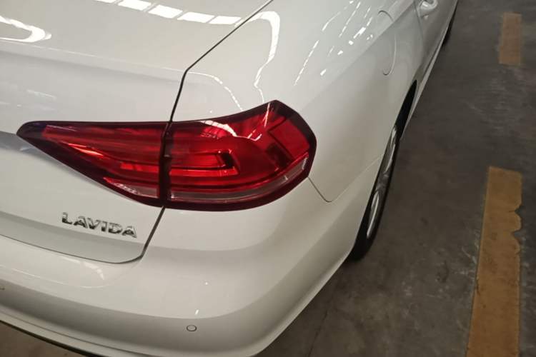Used Volkswagen Lavida 2019 Lavida Start 1.5L Automatic Comfort Edition China VI Standard Exterior 3
