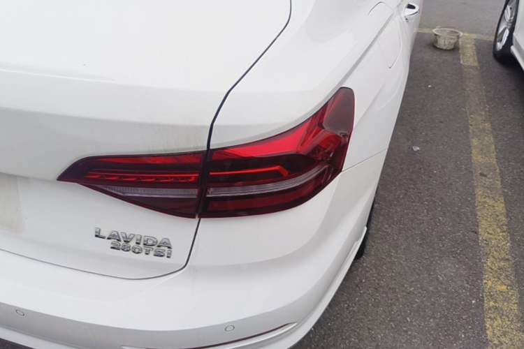 Used Volkswagen Lavida 2019 280TSI DSG Luxury Edition China VI Standard Exterior 3